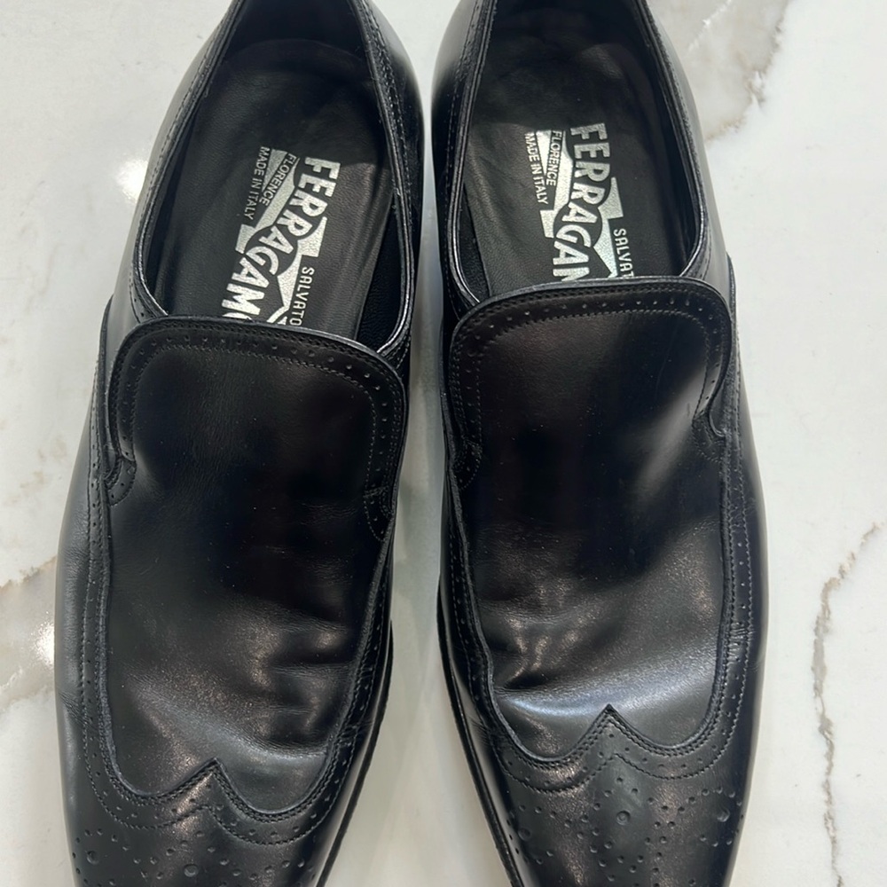 Ferrigamo men’s size 7.
